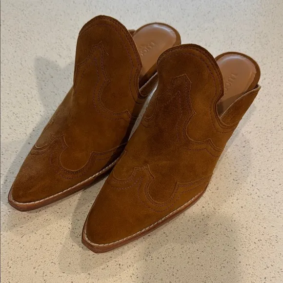 Lucchese Suede Mules Size 7 NWOB