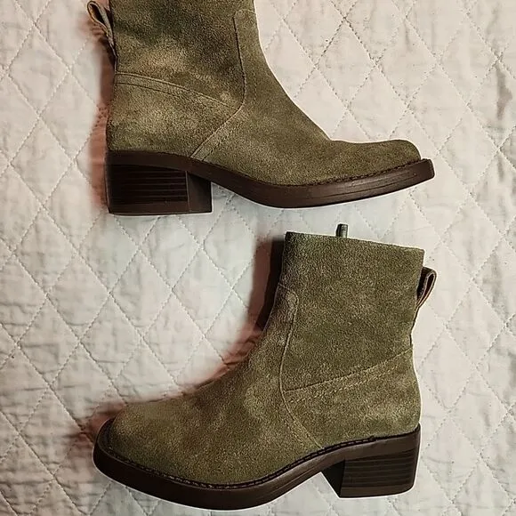 Lucky Brand 'KAZEY' mossy green leather/suede ankle boots Girls Sz 4 Cute!