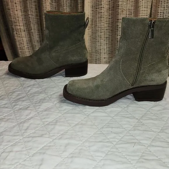 Lucky Brand 'KAZEY' mossy green leather/suede ankle boots Girls Sz 4 Cute!