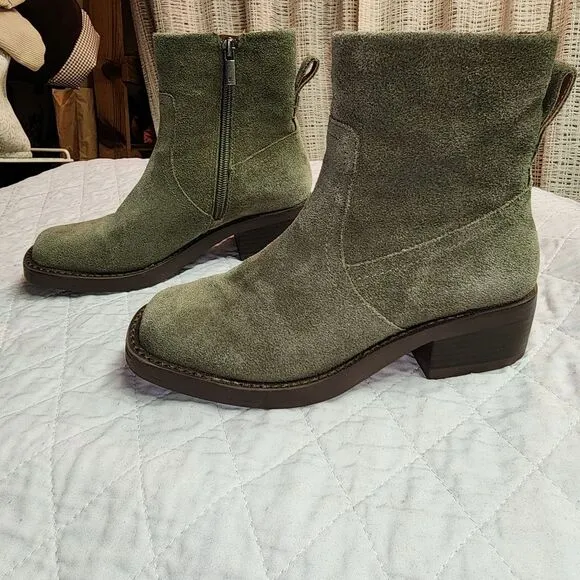 Lucky Brand 'KAZEY' mossy green leather/suede ankle boots Girls Sz 4 Cute!