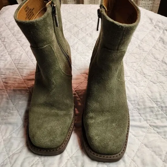 Lucky Brand 'KAZEY' mossy green leather/suede ankle boots Girls Sz 4 Cute!