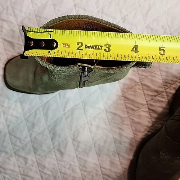 Lucky Brand 'KAZEY' mossy green leather/suede ankle boots Girls Sz 4 Cute!
