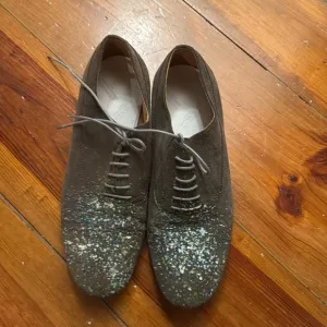 Maison MargielaPaint splattered suede shoe