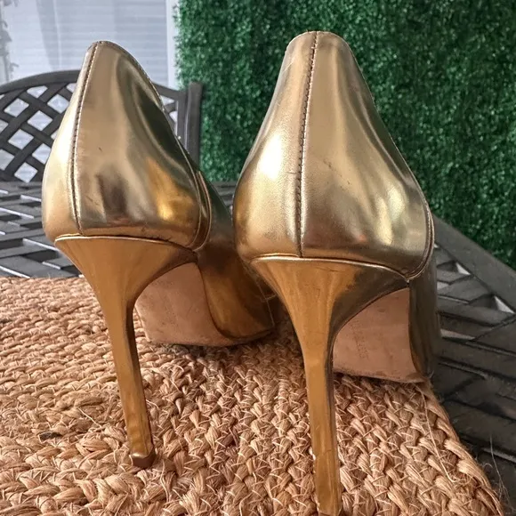 Manolo Blahnik Gold Women's Heels