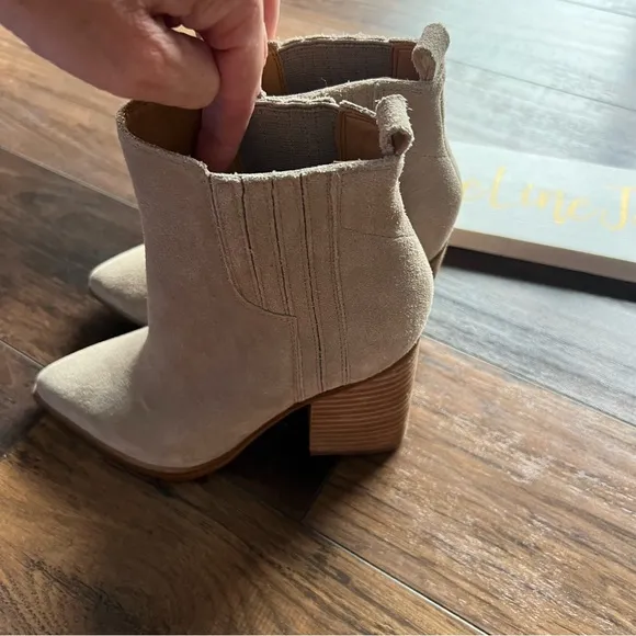 Marc Fisher Oshay Suede Ankle Boots NWT