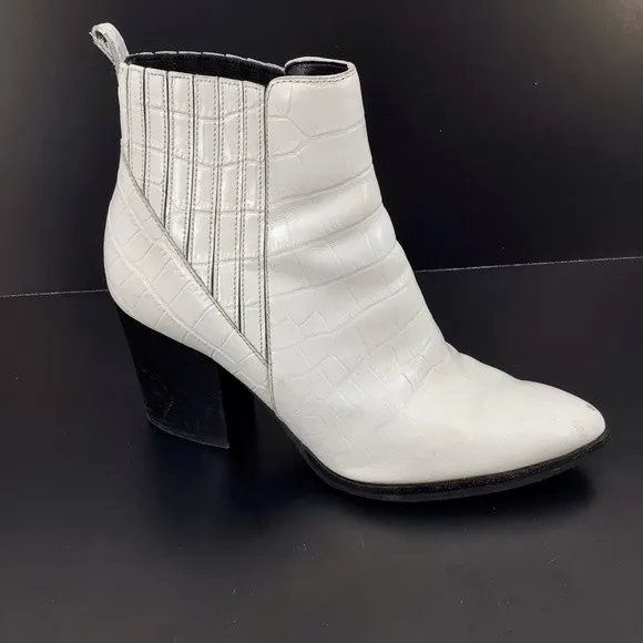 Marc Fisher Women's Ltd Alva 2 Heeled Ankle Bootie Size 9.5