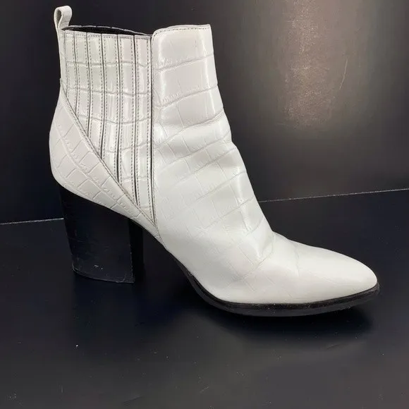 Marc Fisher Women's Ltd Alva 2 Heeled Ankle Bootie Size 9.5