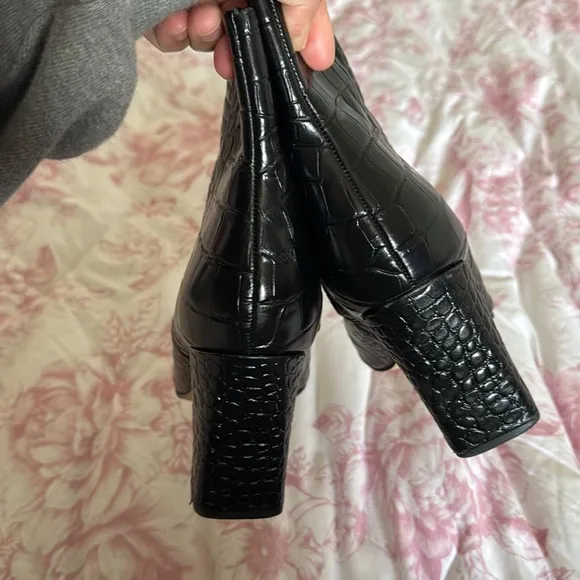 Marc Fisher Yanara Booties