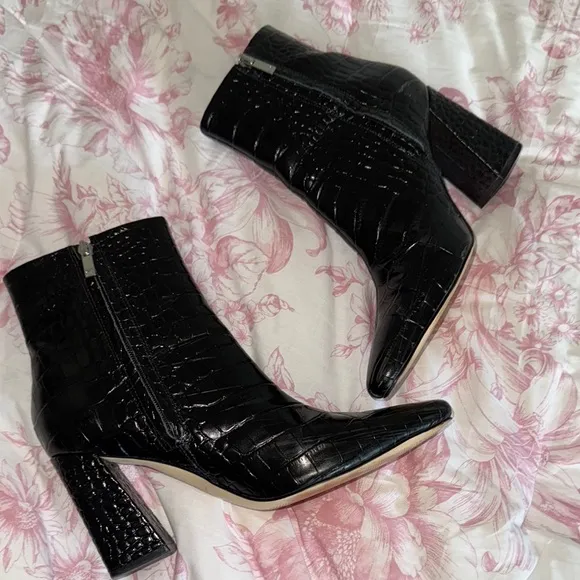 Marc Fisher Yanara Booties