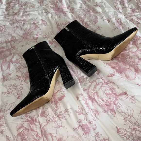 Marc Fisher Yanara Booties