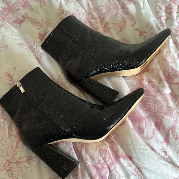 Marc Fisher Yanara Booties