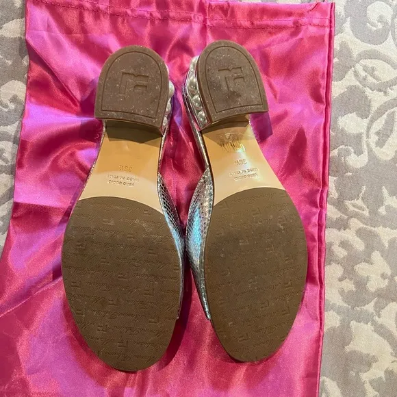 🔥Marino Fabiani silver and pearl slip on shoes / mules. Worn once!