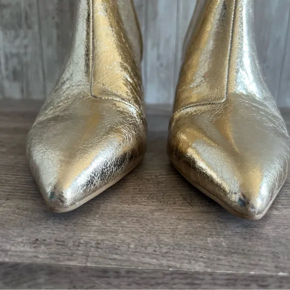 Matisse Women’s Gold Ankle Boots 8.5