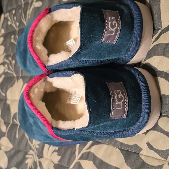 Men Kenton Blue Suede Slip-On Ugg Slipper with Pink Trim