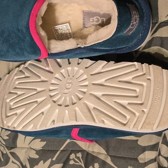 Men Kenton Blue Suede Slip-On Ugg Slipper with Pink Trim