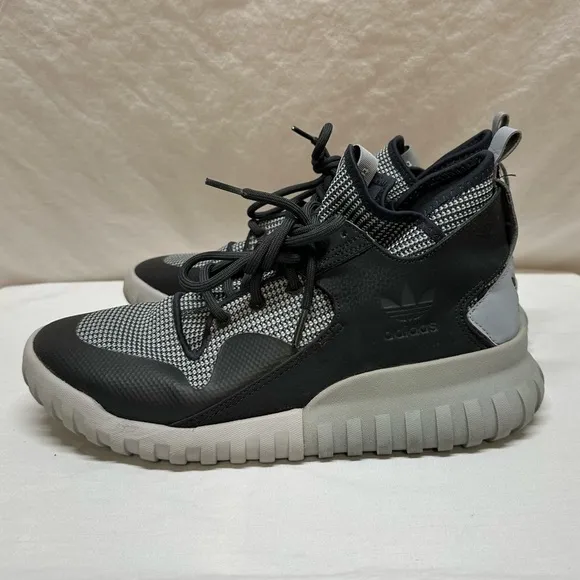 Men’s Adidas Gray and Black Tubular x High Cut Tennis Shoes Size 9