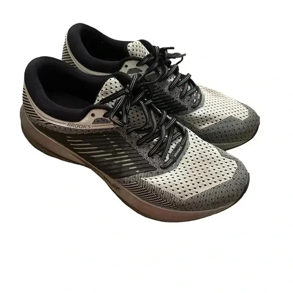 Men’s Brooks Levitate Gray Running Shoes size 9