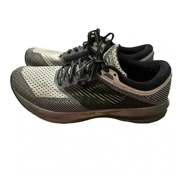 Men’s Brooks Levitate Gray Running Shoes size 9