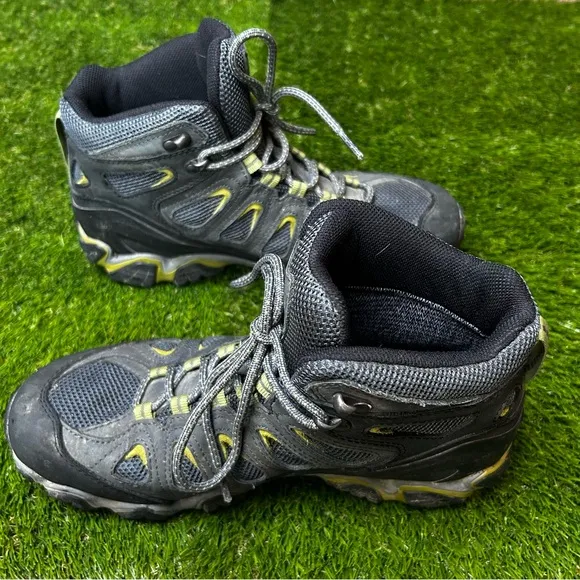 Men's Gray and Green Hiking Shoes