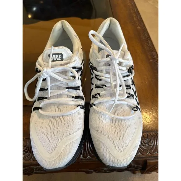 Men’s Nike AirMax 2015.Athletic Shoe. Size 9