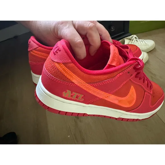 Men's Nike Dunk Low ATL Shoes Size 9 Red/Orange