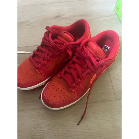 Men's Nike Dunk Low ATL Shoes Size 9 Red/Orange