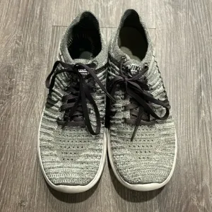 Men’s Nike Free Rn Flyknit Gray Athletic/Running Shoes Size 7