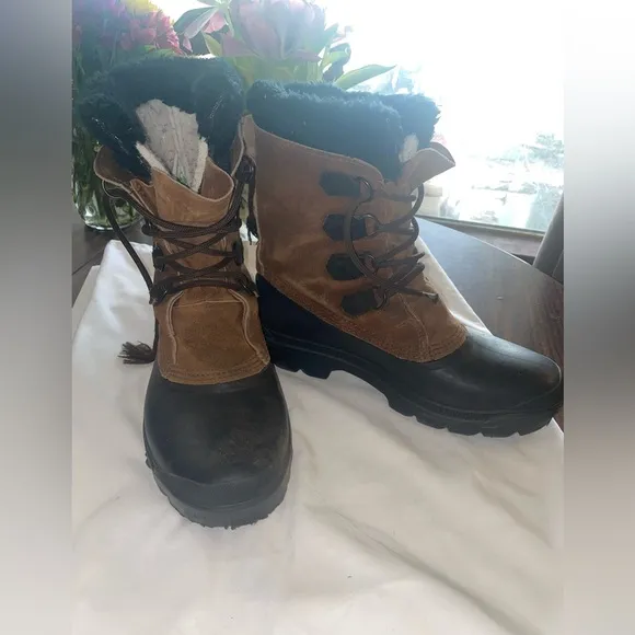 Mens Sorel size 13 black and brown Snow boots