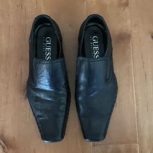 Men’s Black leather dress shoes