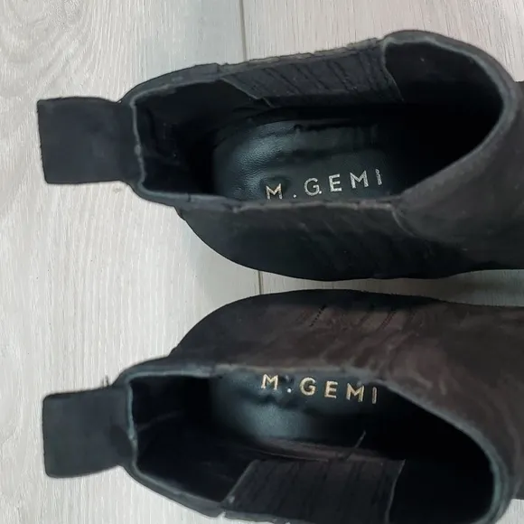 M.Gemi Womens Ankle Suede Heels boots shoes sz 38.5/8.5