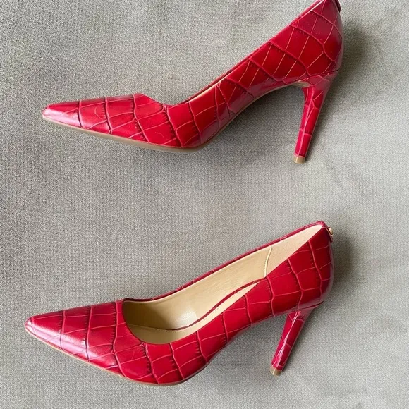 Michael Kors Burgundy Crocodile Embossed Heels Women’s Size 7 M