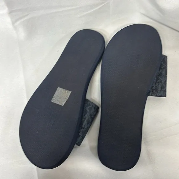 Michael Kors Navy Slide Eva sole velcro adjustable sandal slip in shoes size 8