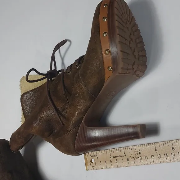 MICHAEL KORS Sheepskin Studded Lace-up Ankle Boots Size 8M.