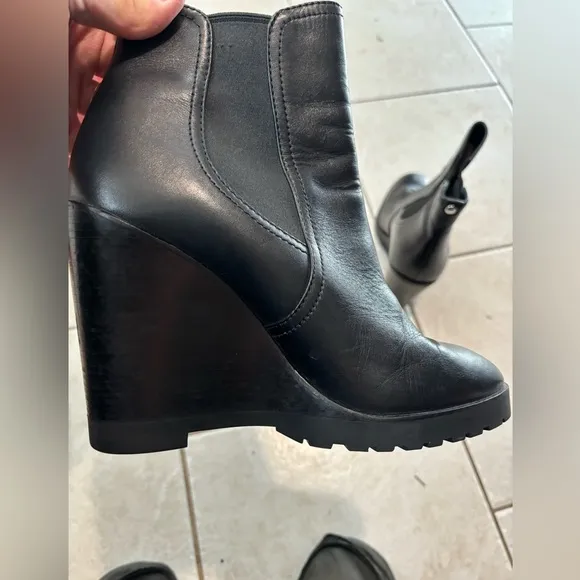Michael Kors Thea‎ Women's Size 8M Black Leather Pull On Ankle Bootie Boots