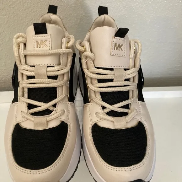 Michael Kors Women's Cosmo Two-Tone Trainer size  5M