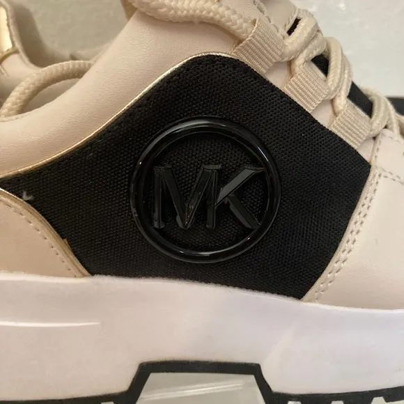 Michael Kors Women's Cosmo Two-Tone Trainer size  5M