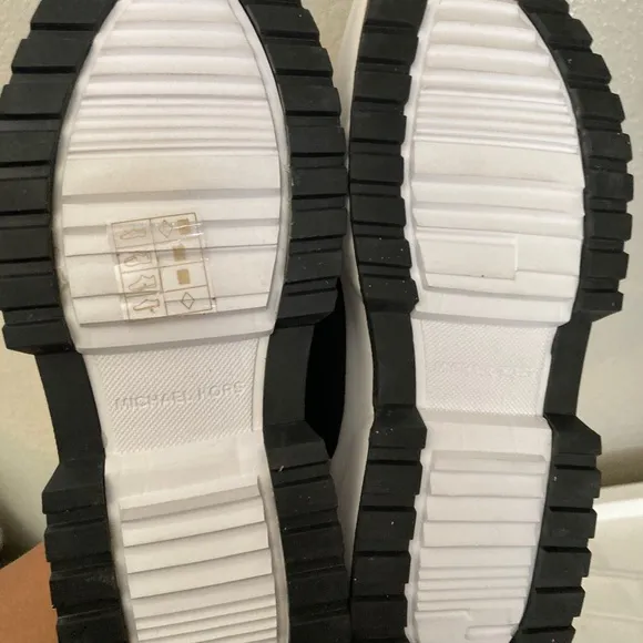Michael Kors Women's Cosmo Two-Tone Trainer size  5M