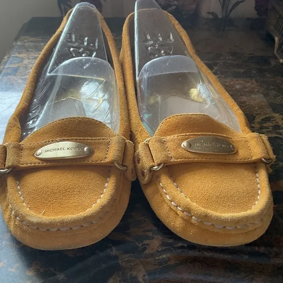 MICHAEL KORS YELLOW MUSTARD SUEDE WOMEN MOCCASINS FLAT SHOES SIZE US 9