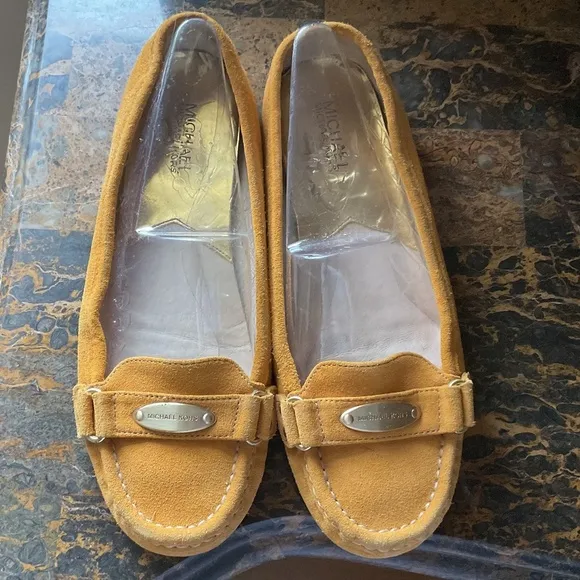 MICHAEL KORS YELLOW MUSTARD SUEDE WOMEN MOCCASINS FLAT SHOES SIZE US 9