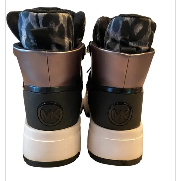 MICHEAL KORS WOMEN’S LEOPARD PRINT SNOW BOOTS SIZE 8
