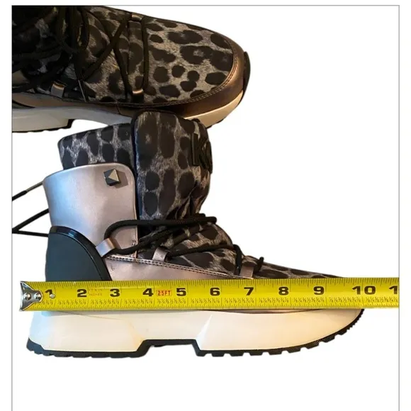 MICHEAL KORS WOMEN’S LEOPARD PRINT SNOW BOOTS SIZE 8