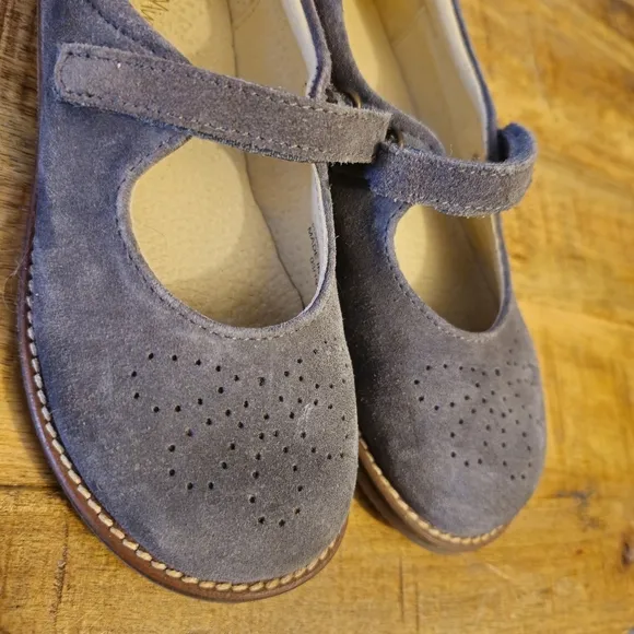 Mini Boden Mary Jane Shoes Gray Suede Leather  Size 31   US SIZE 13