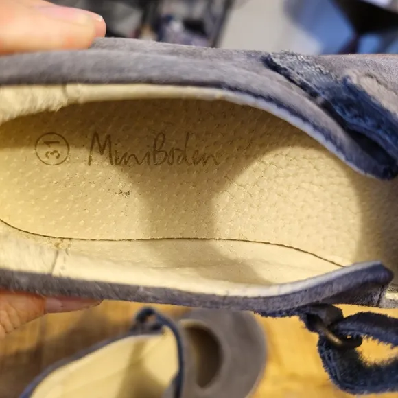 Mini Boden Mary Jane Shoes Gray Suede Leather  Size 31   US SIZE 13