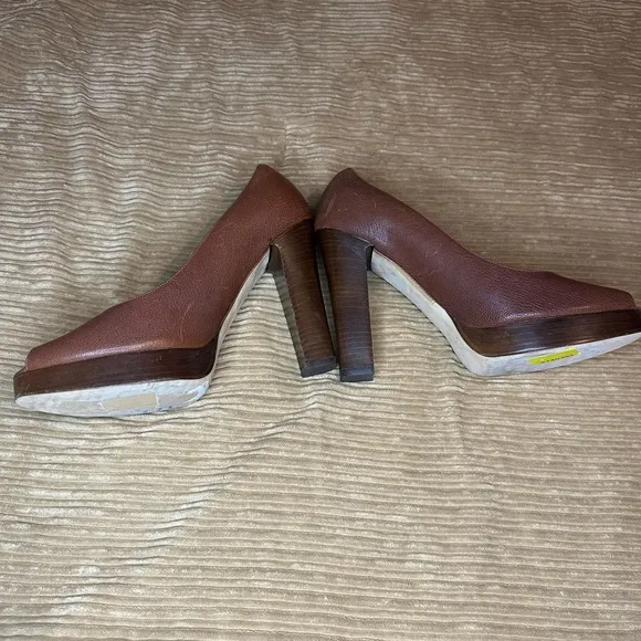 MK made in Italy leather high heels