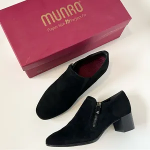 Munro Annee black suede heeled booties Low heel boots Comfort boots Size 8WW