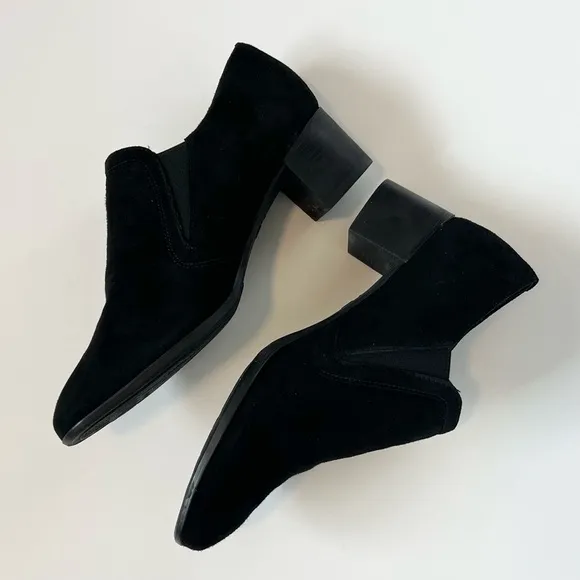 Munro Annee black suede heeled booties Low heel boots Comfort boots Size 8WW