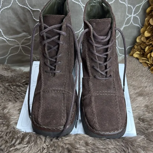 (N6) FRYE Women's Avenger Brown Suede Leather Lace Up Ankle Vintage Boots Sz 9.5