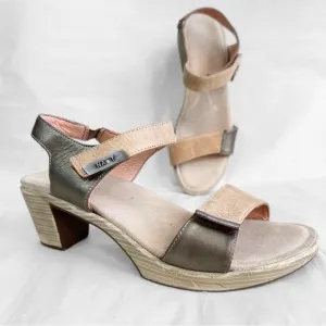Naot Intact Sandal Women's 7.5 (38) Adjustable Leather Straps Heel Comfort Beige
