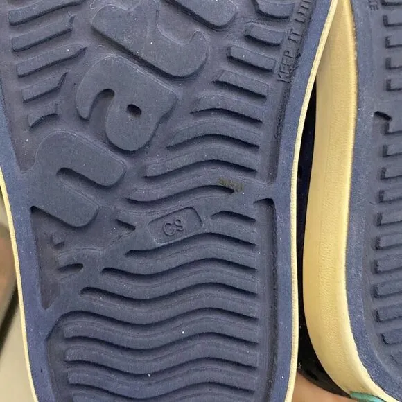 Native Jeffersons kid size 9