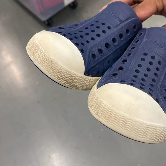 Native Jeffersons kid size 9